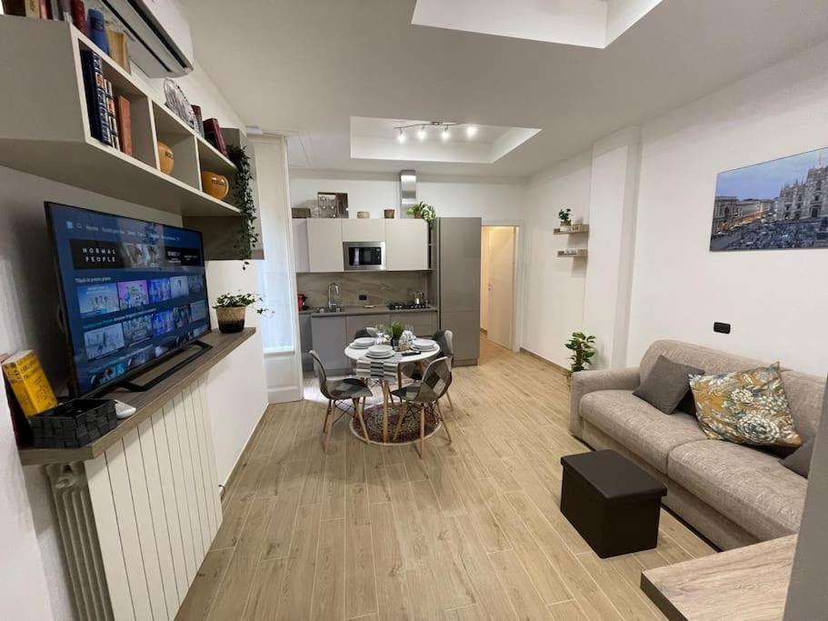Nel Quartiere Bayres Suite Completamente Rinnovata Mailand Exterior foto