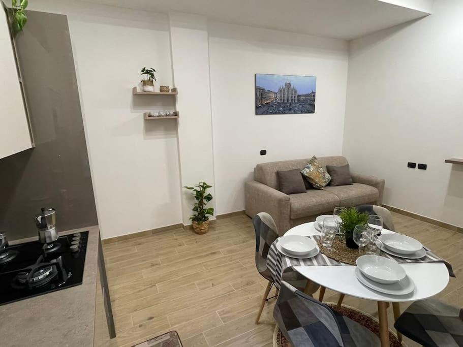 Nel Quartiere Bayres Suite Completamente Rinnovata Mailand Exterior foto